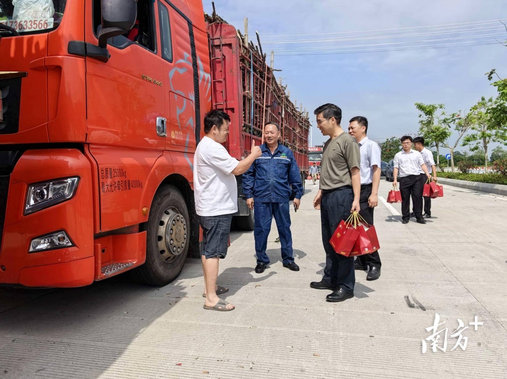 赖惠镇率队调研慰问耀明糖厂 让好心化州的城市名片更显甘甜